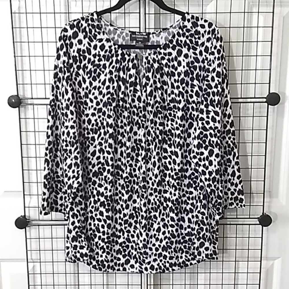 NEW* Nice Comfortable Blouse
